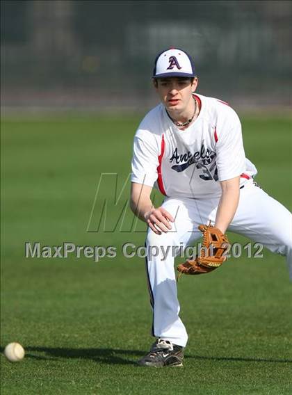 Thumbnail 3 in Dallas HSAA North vs. Southwest Dallas HomeSchool photogallery.
