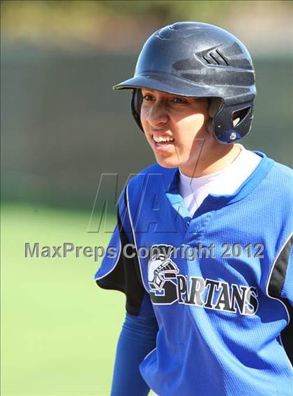Thumbnail 2 in Dallas HSAA North vs. Southwest Dallas HomeSchool photogallery.