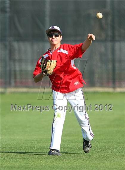 Thumbnail 3 in Dallas HSAA North vs. Southwest Dallas HomeSchool photogallery.