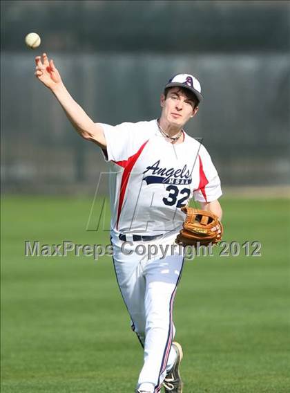 Thumbnail 1 in Dallas HSAA North vs. Southwest Dallas HomeSchool photogallery.