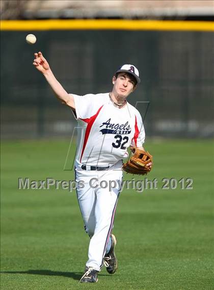 Thumbnail 2 in Dallas HSAA North vs. Southwest Dallas HomeSchool photogallery.