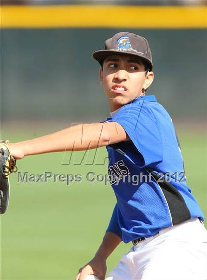 Thumbnail 1 in Dallas HSAA North vs. Southwest Dallas HomeSchool photogallery.