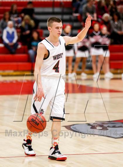 Thumbnail 3 in Hunter vs. West photogallery.