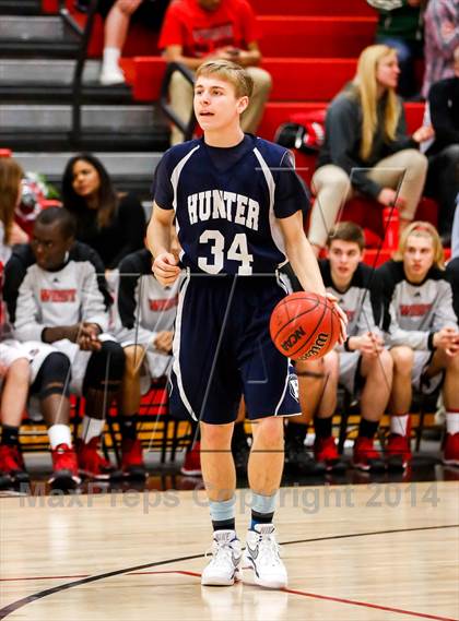 Thumbnail 2 in Hunter vs. West photogallery.