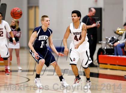 Thumbnail 3 in Hunter vs. West photogallery.