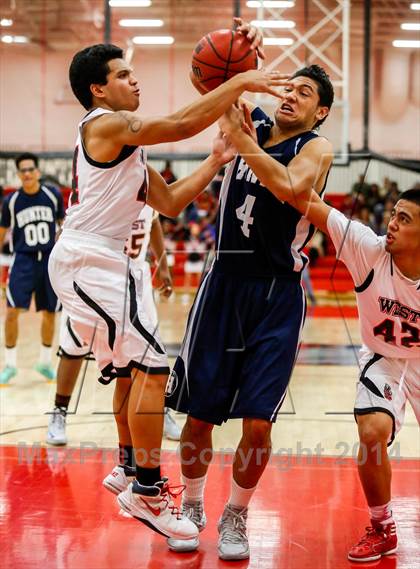 Thumbnail 3 in Hunter vs. West photogallery.