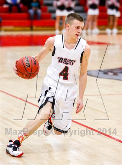 Thumbnail 3 in Hunter vs. West photogallery.
