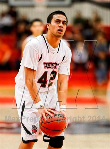 Thumbnail 2 in Hunter vs. West photogallery.