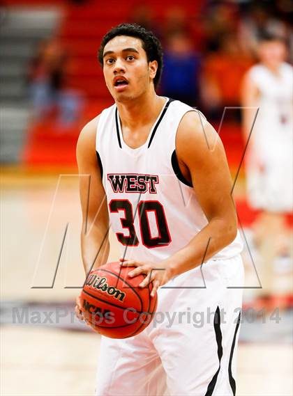 Thumbnail 1 in Hunter vs. West photogallery.