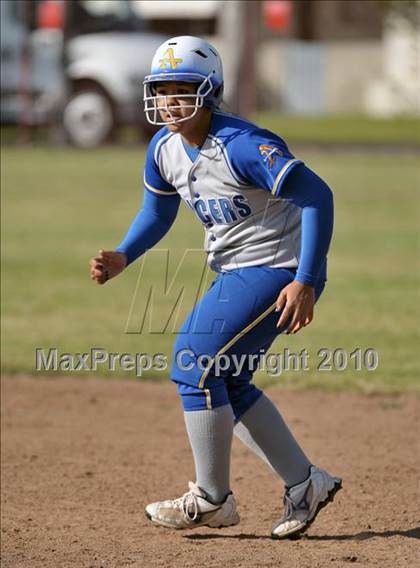 Thumbnail 2 in Bishop Amat @ Cantwell-Sacred Heart photogallery.