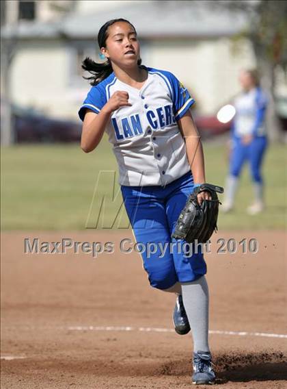 Thumbnail 3 in Bishop Amat @ Cantwell-Sacred Heart photogallery.