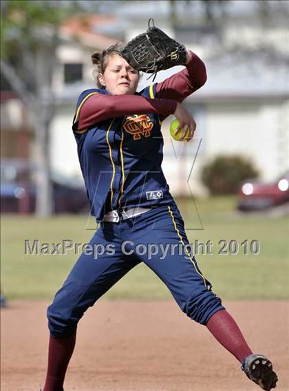 Thumbnail 2 in Bishop Amat @ Cantwell-Sacred Heart photogallery.
