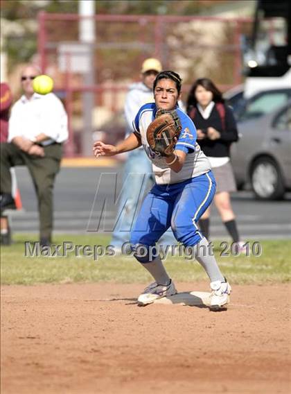 Thumbnail 3 in Bishop Amat @ Cantwell-Sacred Heart photogallery.