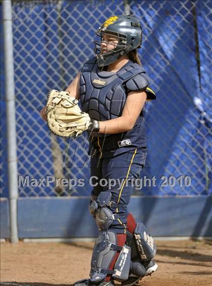 Thumbnail 3 in Bishop Amat @ Cantwell-Sacred Heart photogallery.
