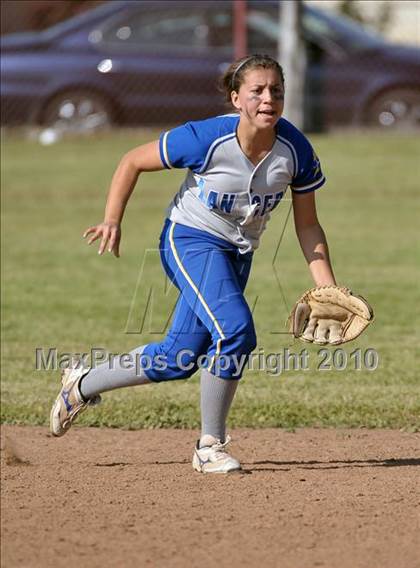 Thumbnail 2 in Bishop Amat @ Cantwell-Sacred Heart photogallery.
