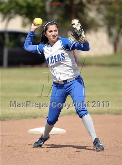 Thumbnail 2 in Bishop Amat @ Cantwell-Sacred Heart photogallery.