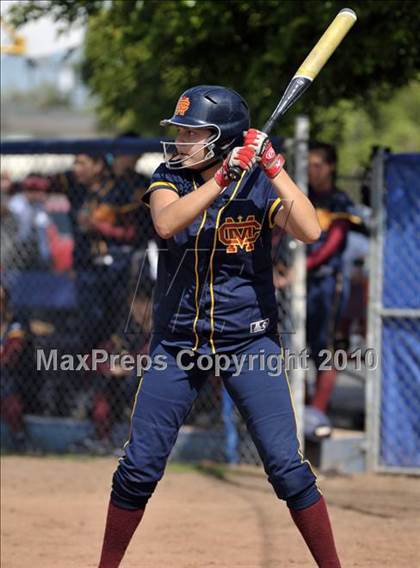 Thumbnail 3 in Bishop Amat @ Cantwell-Sacred Heart photogallery.