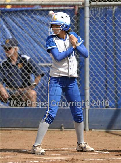 Thumbnail 3 in Bishop Amat @ Cantwell-Sacred Heart photogallery.