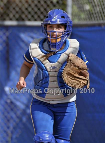 Thumbnail 2 in Bishop Amat @ Cantwell-Sacred Heart photogallery.