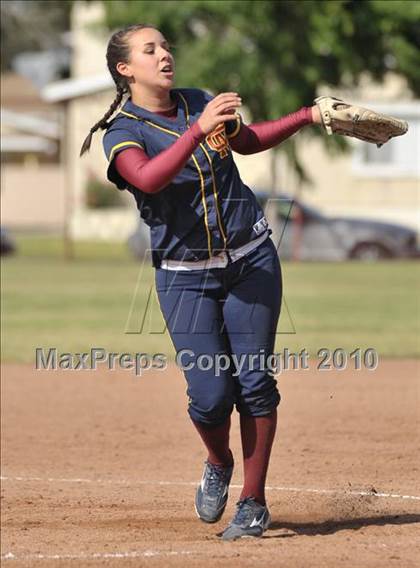 Thumbnail 3 in Bishop Amat @ Cantwell-Sacred Heart photogallery.