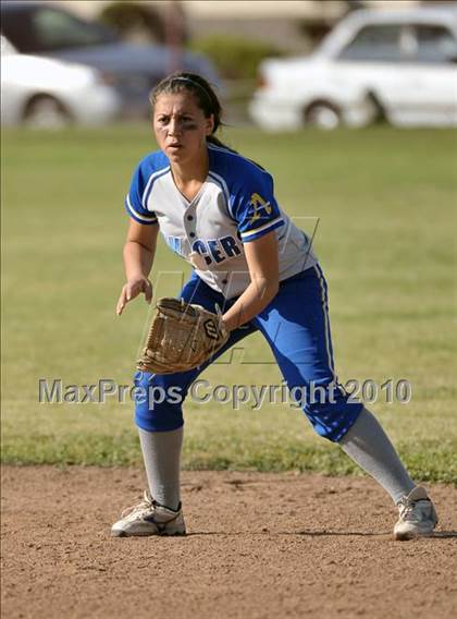 Thumbnail 3 in Bishop Amat @ Cantwell-Sacred Heart photogallery.