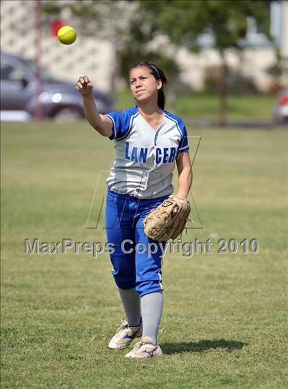 Thumbnail 2 in Bishop Amat @ Cantwell-Sacred Heart photogallery.