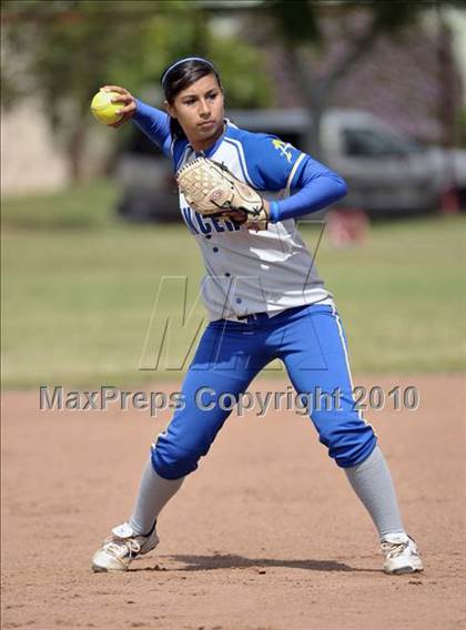 Thumbnail 2 in Bishop Amat @ Cantwell-Sacred Heart photogallery.