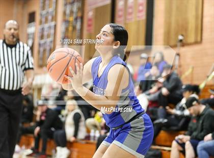 Thumbnail 1 in Liberty vs. Caruthers (Ionescu Showcase) photogallery.