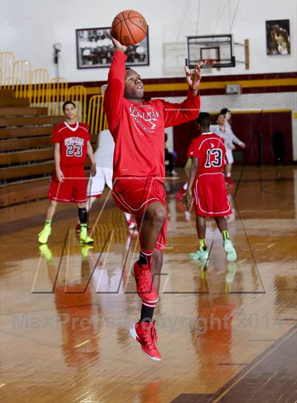 Thumbnail 2 in Cardinal Spellman vs. Sleepy Hollow (Coaches vs. Cancer Classic) photogallery.
