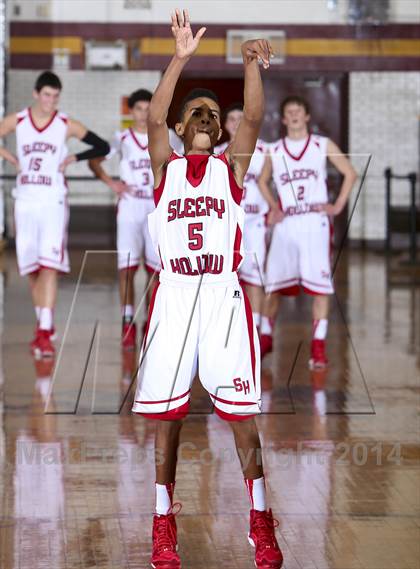 Thumbnail 1 in Cardinal Spellman vs. Sleepy Hollow (Coaches vs. Cancer Classic) photogallery.