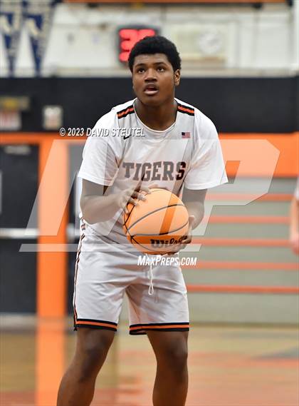 Thumbnail 2 in River City vs. Roseville (Tiger Classic) photogallery.