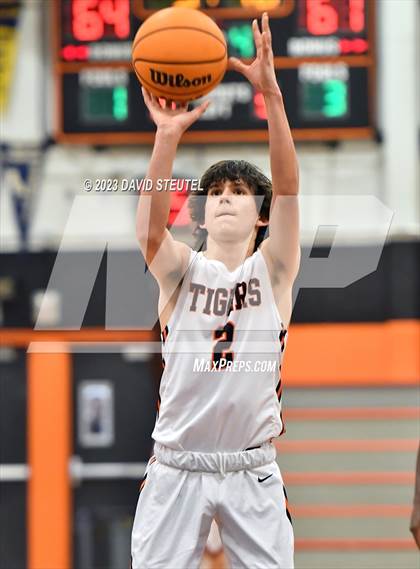 Thumbnail 3 in River City vs. Roseville (Tiger Classic) photogallery.