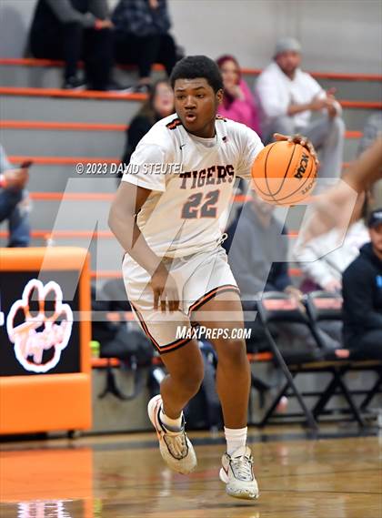 Thumbnail 2 in River City vs. Roseville (Tiger Classic) photogallery.