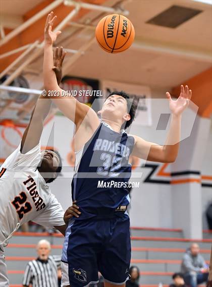 Thumbnail 3 in River City vs. Roseville (Tiger Classic) photogallery.