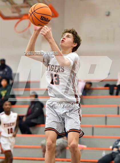 Thumbnail 2 in River City vs. Roseville (Tiger Classic) photogallery.
