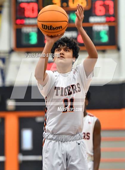 Thumbnail 1 in River City vs. Roseville (Tiger Classic) photogallery.