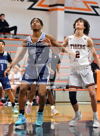 Thumbnail 3 in River City vs. Roseville (Tiger Classic) photogallery.