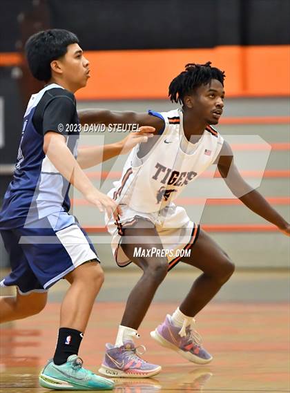 Thumbnail 3 in River City vs. Roseville (Tiger Classic) photogallery.