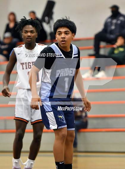 Thumbnail 3 in River City vs. Roseville (Tiger Classic) photogallery.