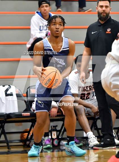 Thumbnail 2 in River City vs. Roseville (Tiger Classic) photogallery.