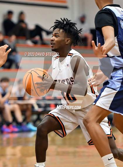 Thumbnail 3 in River City vs. Roseville (Tiger Classic) photogallery.