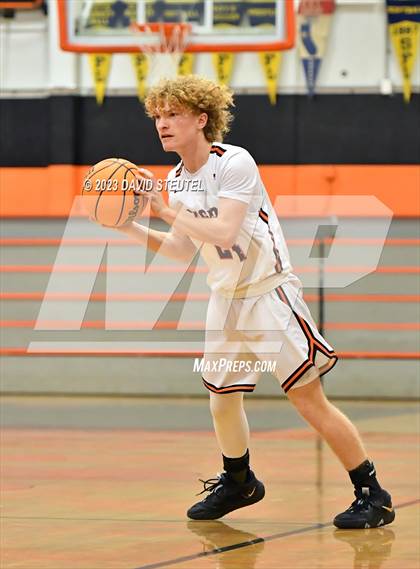 Thumbnail 2 in River City vs. Roseville (Tiger Classic) photogallery.