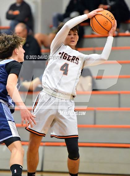 Thumbnail 3 in River City vs. Roseville (Tiger Classic) photogallery.