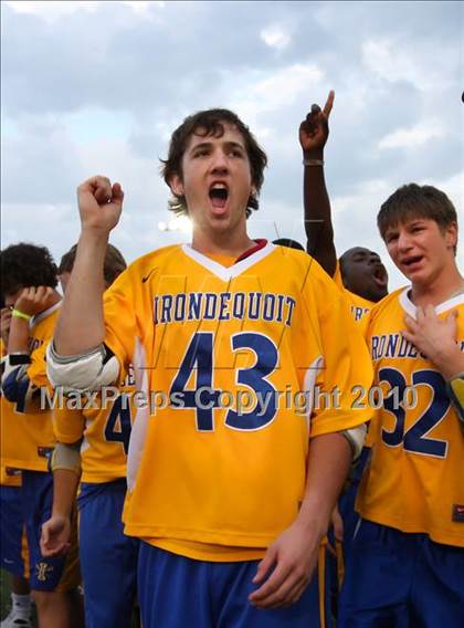 Thumbnail 2 in Webster Thomas vs. Irondequoit (Section 5 Class B Final) photogallery.