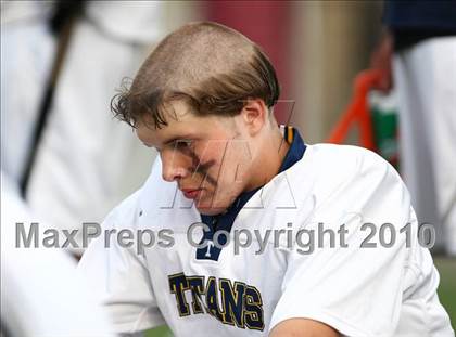 Thumbnail 2 in Webster Thomas vs. Irondequoit (Section 5 Class B Final) photogallery.