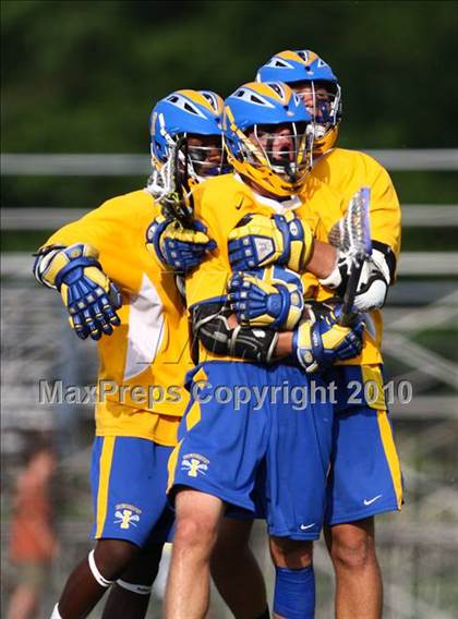 Thumbnail 1 in Webster Thomas vs. Irondequoit (Section 5 Class B Final) photogallery.