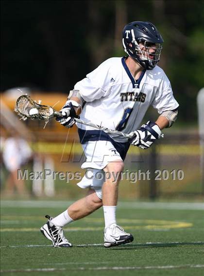 Thumbnail 2 in Webster Thomas vs. Irondequoit (Section 5 Class B Final) photogallery.