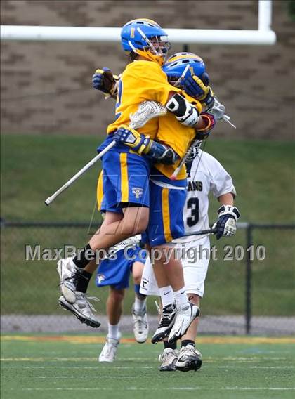 Thumbnail 1 in Webster Thomas vs. Irondequoit (Section 5 Class B Final) photogallery.