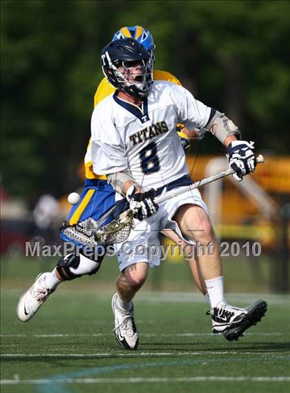Thumbnail 2 in Webster Thomas vs. Irondequoit (Section 5 Class B Final) photogallery.