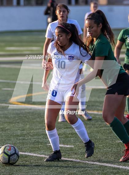 Thumbnail 1 in Bonita vs. Los Altos photogallery.
